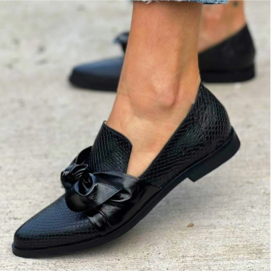 Seravinnia | Loafers With Bow Detail