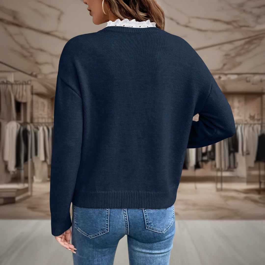 Muirne – Elegant Knit Sweater with Lace Collar